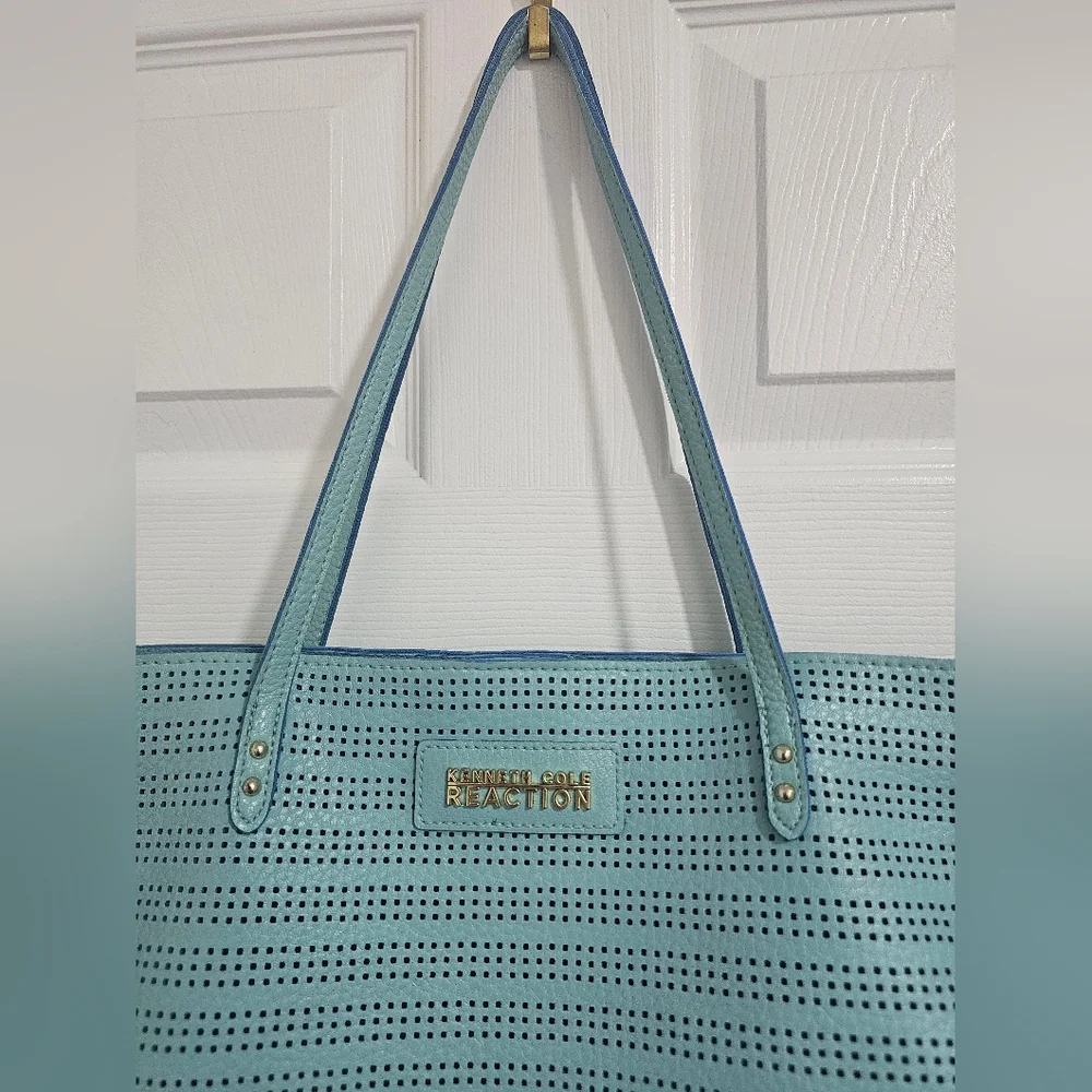 ✨ Kenneth Cole Reaction Perforated Tote Bag – Light Blue ✨ - Picture 4 of 11